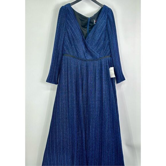 Mac Duggal NWT size 18W shimmering v neck long sleeve gown 48892 plus size mothe - Picture 6 of 16